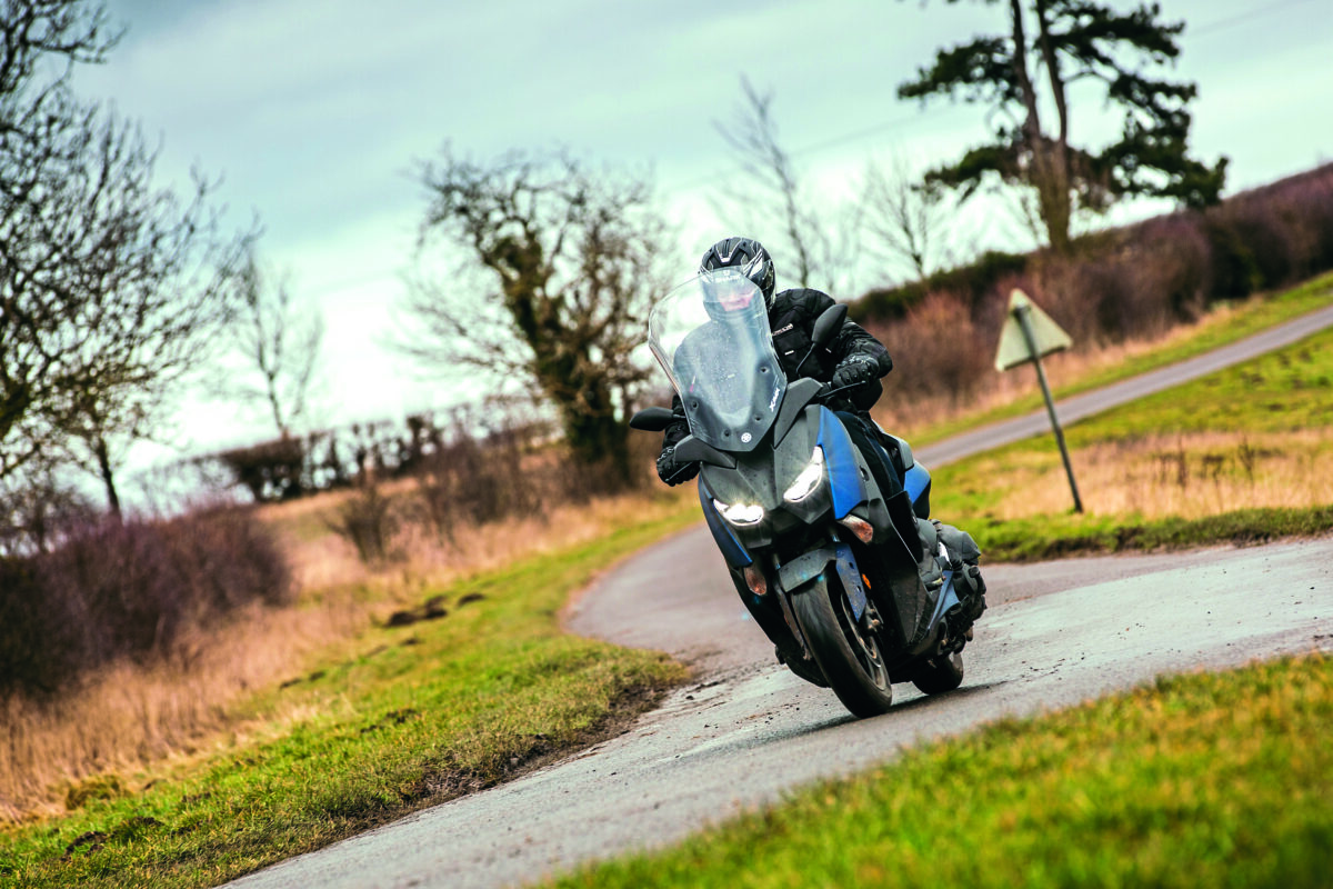 xmax 400 price motortrade